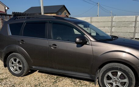 Mitsubishi Outlander III рестайлинг 3, 2011 год, 1 700 000 рублей, 2 фотография