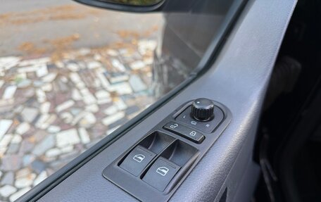 Volkswagen Caravelle T5, 2012 год, 3 870 000 рублей, 18 фотография