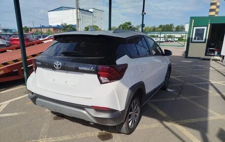 Toyota Yaris, 2022 год, 1 650 000 рублей, 4 фотография