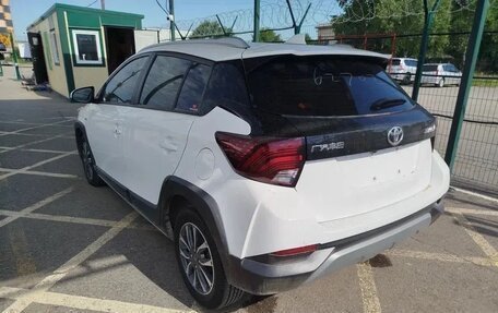 Toyota Yaris, 2022 год, 1 650 000 рублей, 6 фотография
