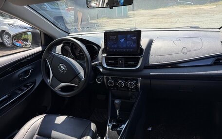 Toyota Yaris, 2022 год, 1 650 000 рублей, 7 фотография