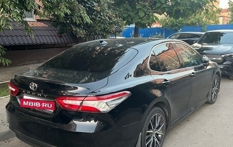 Toyota Camry, 2022 год, 3 100 000 рублей, 2 фотография