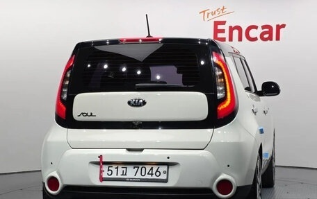 KIA Soul II рестайлинг, 2019 год, 1 200 000 рублей, 4 фотография