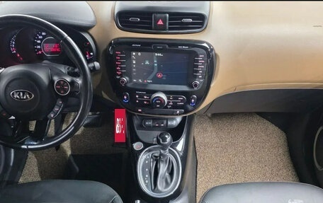 KIA Soul II рестайлинг, 2019 год, 1 200 000 рублей, 9 фотография