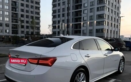 Chevrolet Malibu IX, 2018 год, 1 700 000 рублей, 3 фотография