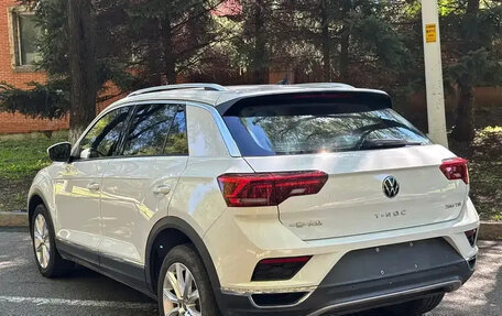 Volkswagen T-Roc I, 2023 год, 1 094 084 рублей, 3 фотография