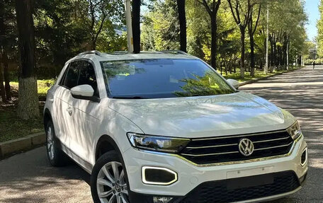 Volkswagen T-Roc I, 2023 год, 1 094 084 рублей, 6 фотография