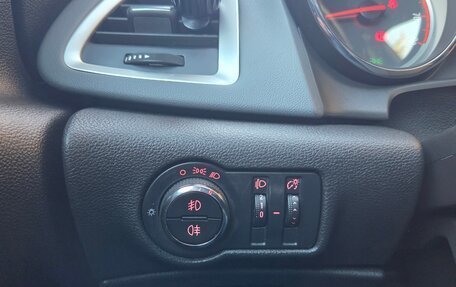 Opel Astra J, 2013 год, 810 000 рублей, 3 фотография