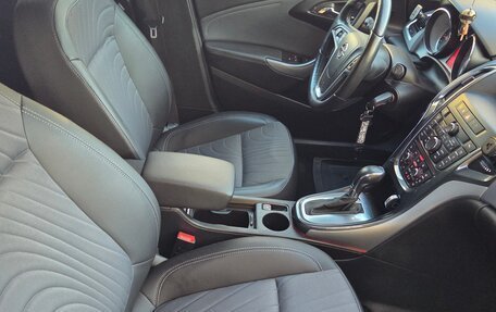 Opel Astra J, 2013 год, 810 000 рублей, 10 фотография