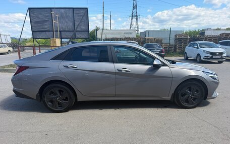 Hyundai Elantra, 2021 год, 1 950 000 рублей, 4 фотография