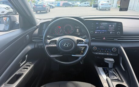 Hyundai Elantra, 2021 год, 1 950 000 рублей, 10 фотография