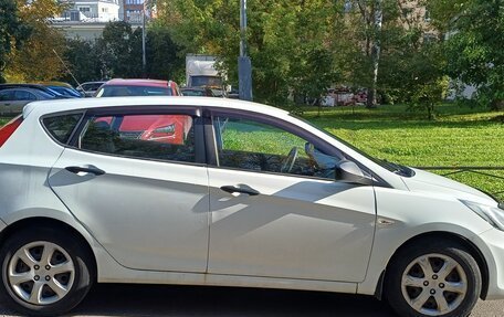 Hyundai Solaris II рестайлинг, 2013 год, 800 000 рублей, 3 фотография