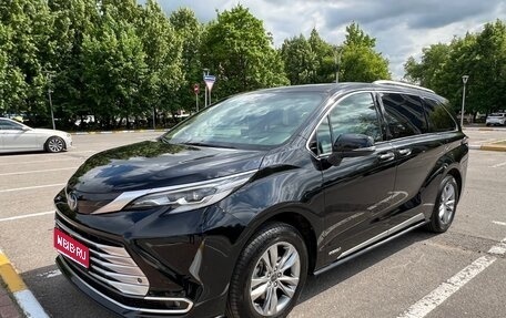 Toyota Sienna, 2021 год, 5 650 000 рублей, 1 фотография