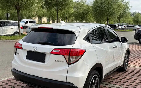 Honda Vezel, 2022 год, 1 285 000 рублей, 4 фотография