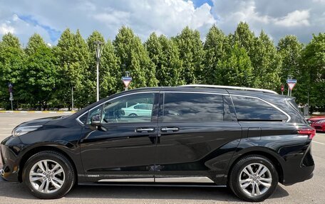 Toyota Sienna, 2021 год, 5 650 000 рублей, 2 фотография