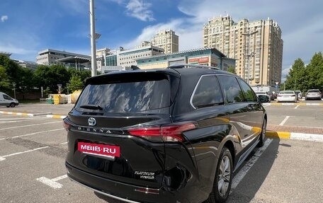 Toyota Sienna, 2021 год, 5 650 000 рублей, 4 фотография