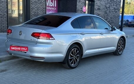 Volkswagen Passat B8 рестайлинг, 2015 год, 1 805 000 рублей, 5 фотография