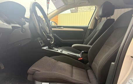 Volkswagen Passat B8 рестайлинг, 2015 год, 1 805 000 рублей, 20 фотография