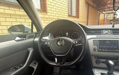 Volkswagen Passat B8 рестайлинг, 2015 год, 1 805 000 рублей, 30 фотография