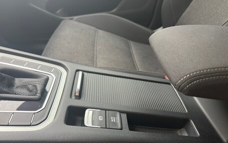 Volkswagen Passat B8 рестайлинг, 2015 год, 1 805 000 рублей, 27 фотография