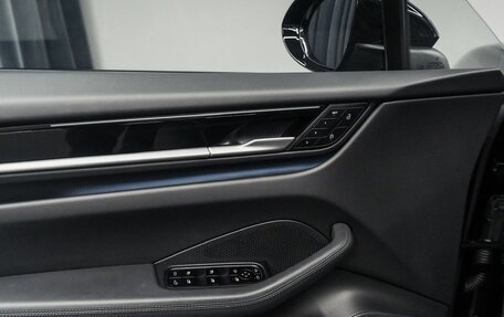 Porsche Macan, 2024 год, 14 994 000 рублей, 17 фотография