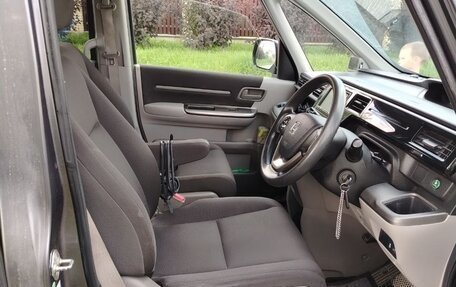 Honda Stepwgn IV, 2015 год, 1 350 000 рублей, 4 фотография