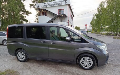 Honda Stepwgn IV, 2015 год, 1 350 000 рублей, 2 фотография