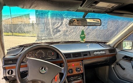 Mercedes-Benz E-Класс, 1992 год, 200 000 рублей, 4 фотография