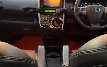 Toyota Wish II, 2013 год, 1 450 000 рублей, 11 фотография