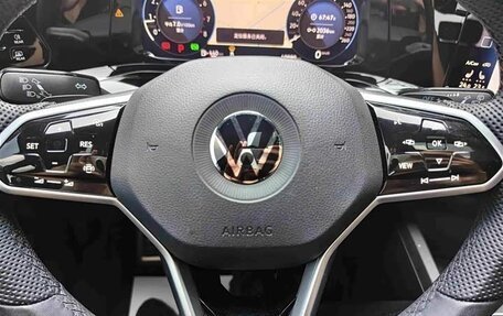 Volkswagen Golf VIII, 2023 год, 1 760 000 рублей, 11 фотография