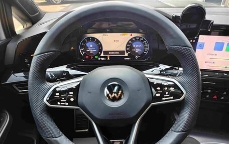 Volkswagen Golf VIII, 2023 год, 1 760 000 рублей, 8 фотография