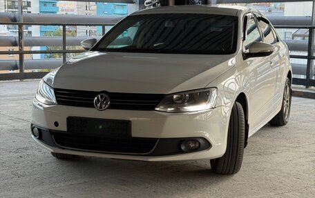 Volkswagen Jetta VI, 2012 год, 690 000 рублей, 2 фотография