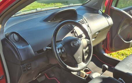 Toyota Yaris III рестайлинг, 2007 год, 440 000 рублей, 6 фотография