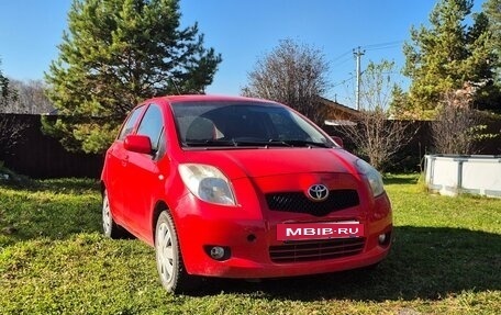 Toyota Yaris III рестайлинг, 2007 год, 440 000 рублей, 2 фотография