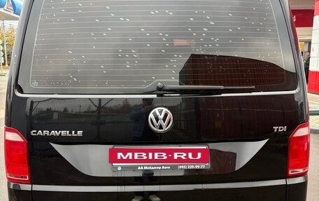 Volkswagen Caravelle T6 рестайлинг, 2017 год, 2 900 000 рублей, 4 фотография