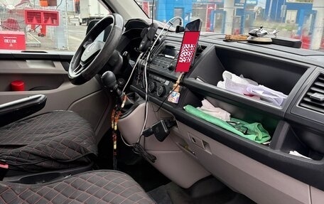 Volkswagen Caravelle T6 рестайлинг, 2017 год, 2 900 000 рублей, 7 фотография