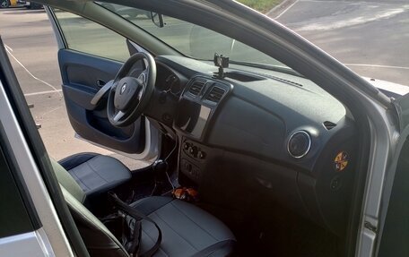 Renault Sandero II рестайлинг, 2017 год, 1 200 000 рублей, 16 фотография
