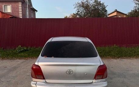 Toyota Platz, 2002 год, 320 000 рублей, 3 фотография