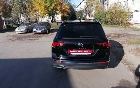 Volkswagen Tiguan II, 2021 год, 3 600 000 рублей, 5 фотография
