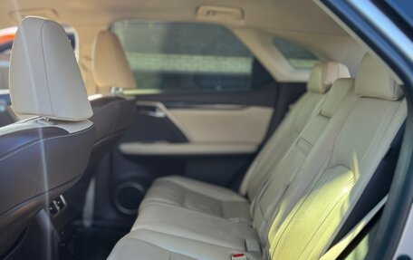 Lexus RX IV рестайлинг, 2017 год, 3 050 000 рублей, 15 фотография