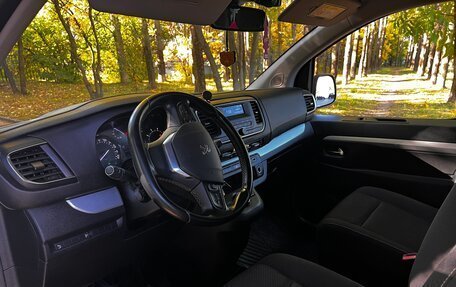Peugeot Traveller I, 2019 год, 1 999 000 рублей, 6 фотография
