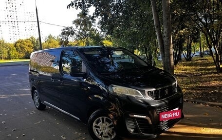 Peugeot Traveller I, 2019 год, 1 999 000 рублей, 3 фотография