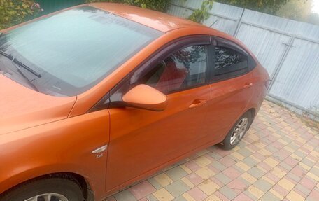Hyundai Solaris II рестайлинг, 2015 год, 650 000 рублей, 3 фотография