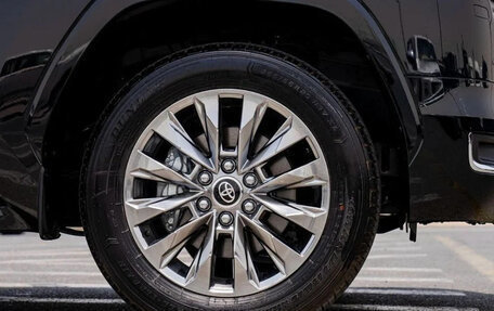 Toyota Land Cruiser, 2026 год, 13 499 996 рублей, 26 фотография