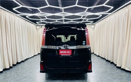Toyota Noah III, 2017 год, 2 099 999 рублей, 5 фотография