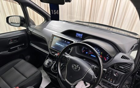 Toyota Noah III, 2017 год, 2 099 999 рублей, 11 фотография