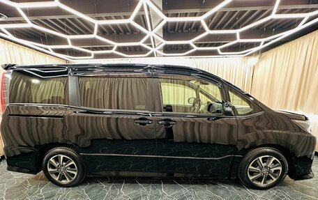 Toyota Noah III, 2017 год, 2 099 999 рублей, 7 фотография
