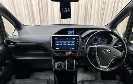 Toyota Noah III, 2017 год, 2 099 999 рублей, 16 фотография