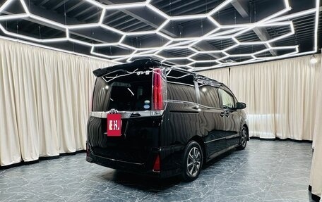 Toyota Noah III, 2017 год, 2 099 999 рублей, 6 фотография