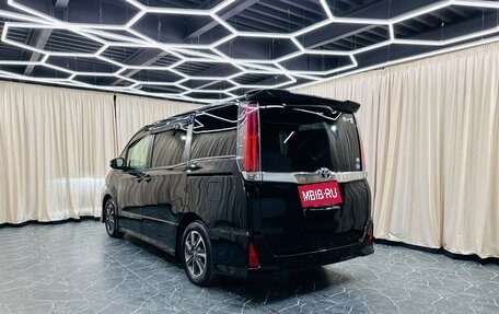 Toyota Noah III, 2017 год, 2 099 999 рублей, 4 фотография